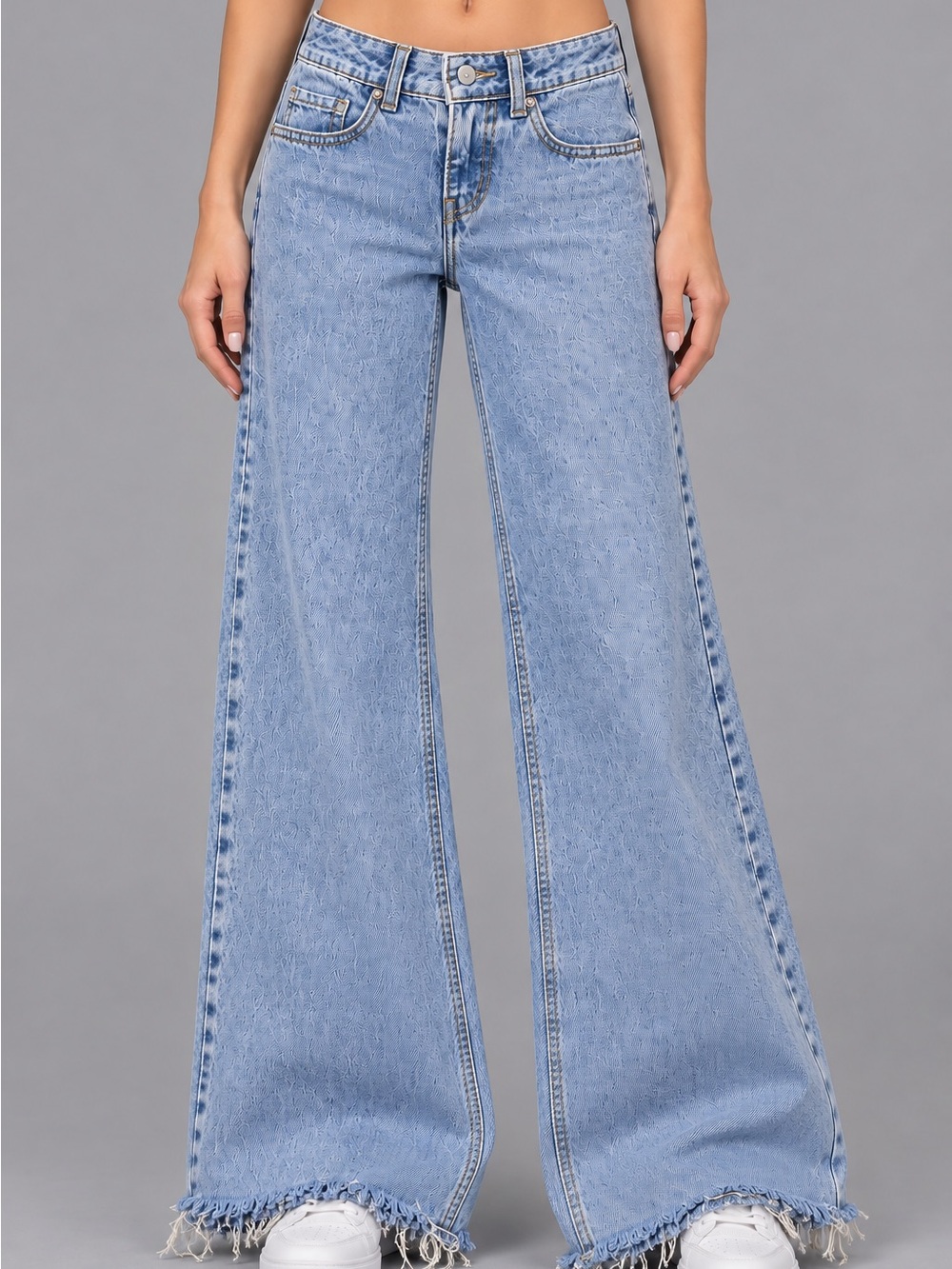 Levi’s Women’s W24 L32 Light Wash Wide Leg Jeans Frayed Raw Hem